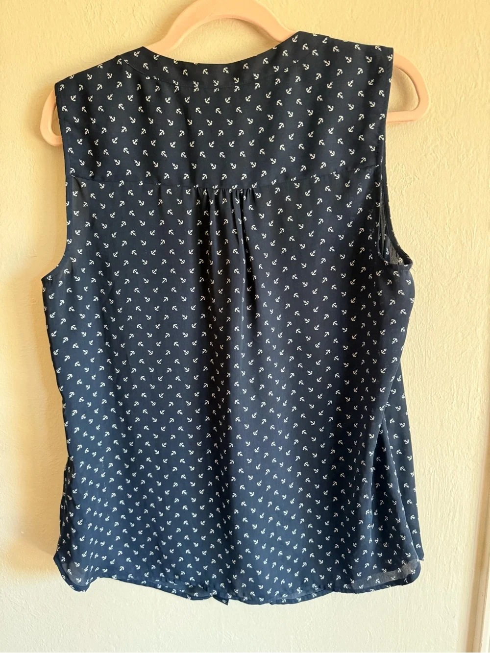 Banana Republic Size 12 Nautical anchor Blouse. - Picture 2 of 7